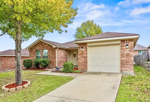 6922 Tractor Dr, Dallas, TX 75241