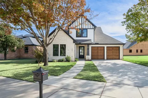 204 Pecan St, Roanoke, TX 76262