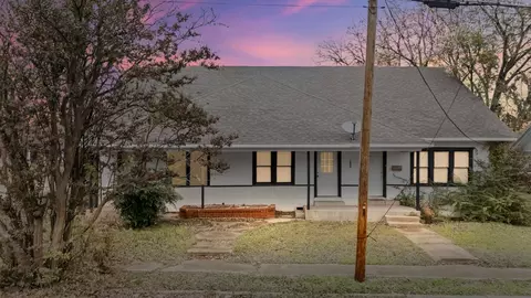 1406 Sycamore St, Commerce, TX 75428