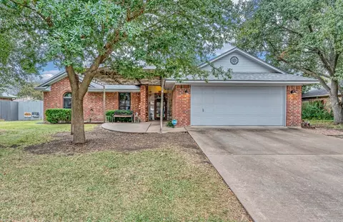 2121 Rey Dr, Waco, TX 76712