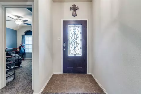 700 Lark Dr, Aubrey, TX 76227