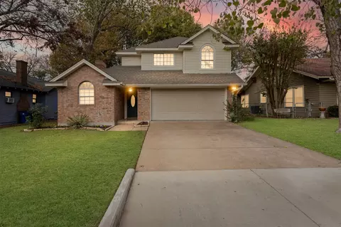 305 Virginia Ave, Waxahachie, TX 75165