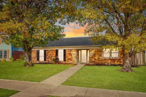 701 Melissa Ln, Garland, TX 75040