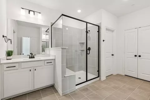 Bath - 736 4th St, Argyle, TX 76226 photo 1 of 2