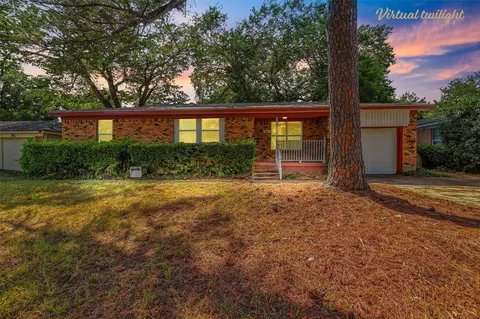 1221 Simpson Dr, Hurst, TX 76053