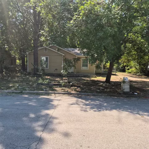 6713 Lakeside Dr, Lake Worth, TX 76135