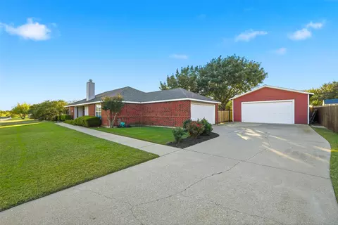 1021 Scenic Dr, Justin, TX 76247
