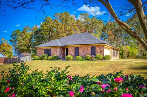 8064 Chickamauga Trl, Shreveport, LA 71107