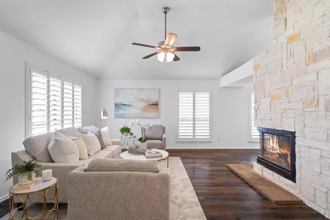 1601 Autumn Breeze Ln, Lewisville, TX 75077
