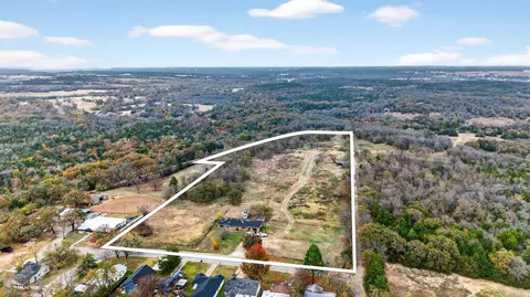 515 E Parnell St, Denison, TX 75021