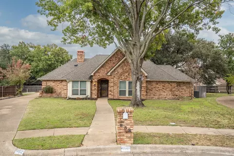 852 Windsong Ct, Bedford, TX 76021
