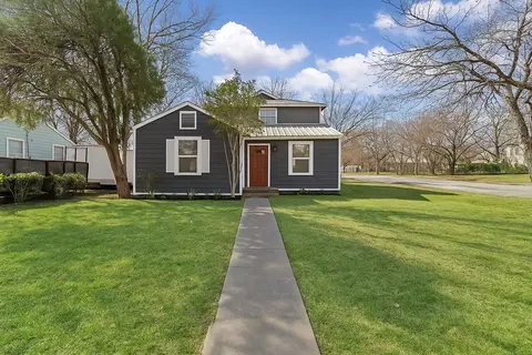211 Almond St, Waxahachie, TX 75165