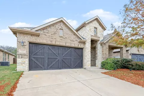 421 Bentley Dr, Midlothian, TX 76065