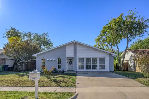 2038 Rose Hill Rd, Carrollton, TX 75007