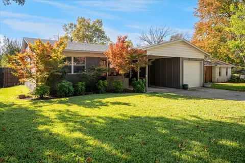 821 Peavy Rd, Dallas, TX 75218