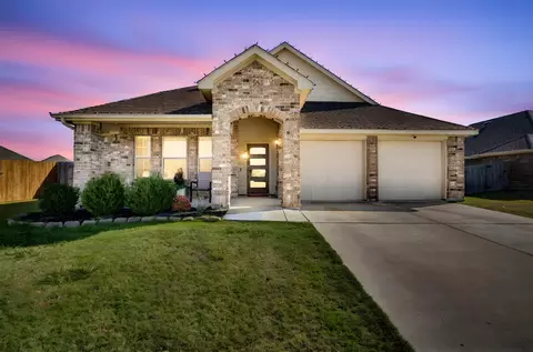 254 Equestrian Dr, Waxahachie, TX 75165