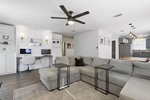 5368 Wonder Dr, Fort Worth, TX 76133