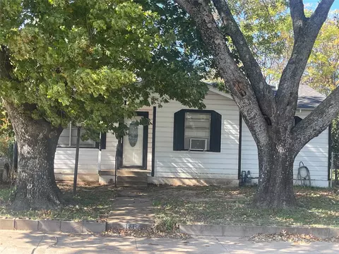 114 116 Flowers St, Waxahachie, TX 75165