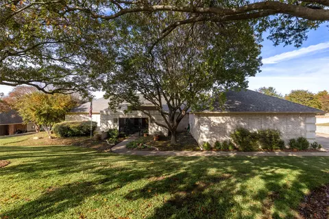 1919 Woodland Hills Dr, Weatherford, TX 76087