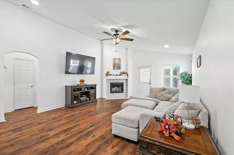 6013 Photinia Ave, Denton, TX 76208