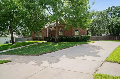 3002 Oaklawn Ct, Arlington, TX 76001