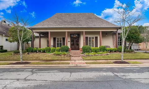 1020 Winterberry Ln, Shreveport, LA 71106