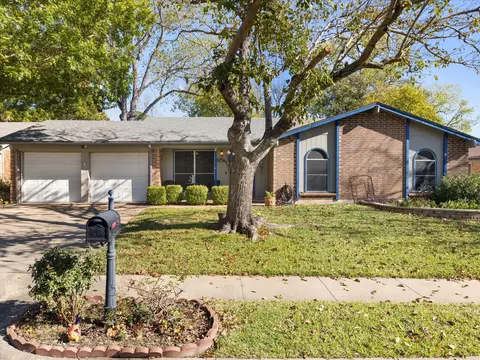 6508 Paula Ct, North Richland Hills, TX 76182