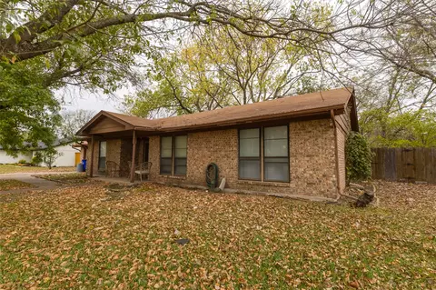 708 Redbud Dr, Forney, TX 75126