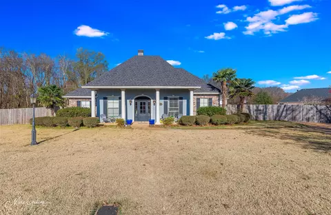 110 Piccadilly Cir, Bossier City, LA 71111