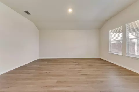Living - 711 Durango Ln, Cleburne, TX 76033 photo 2 of 3