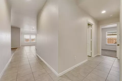 Entry Way - 711 Durango Ln, Cleburne, TX 76033 photo 2 of 3