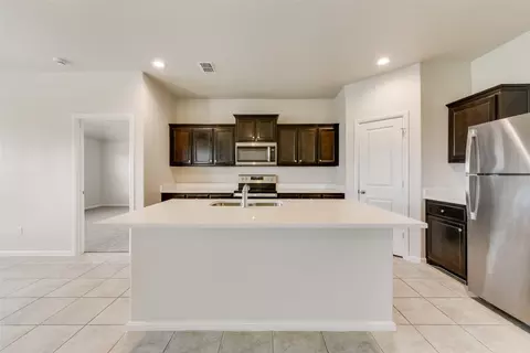 Kitchen - 711 Durango Ln, Cleburne, TX 76033 photo 1 of 3