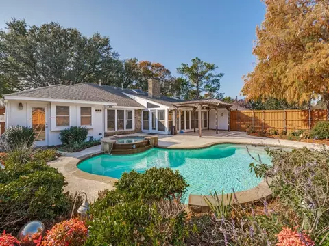 1807 S S Crst, Carrollton, TX 75006