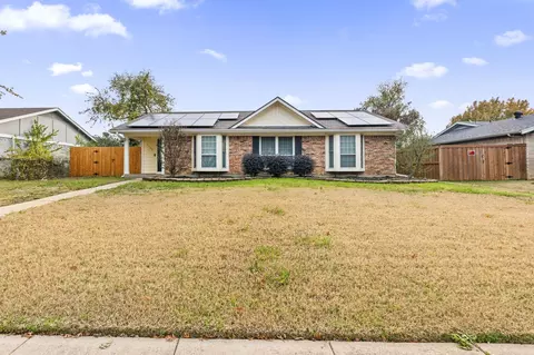 2104 Statler Dr, Carrollton, TX 75007