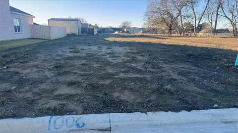 1006 Caspian Ln, Leonard, TX 75452