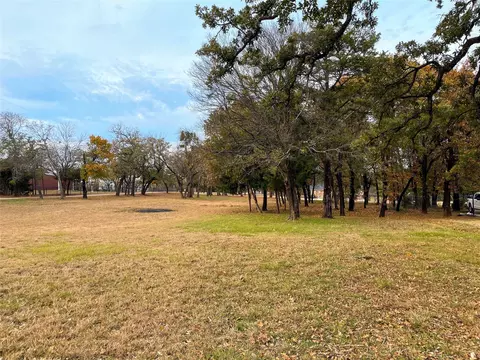 3101 Collins Rd, Burleson, TX 76028