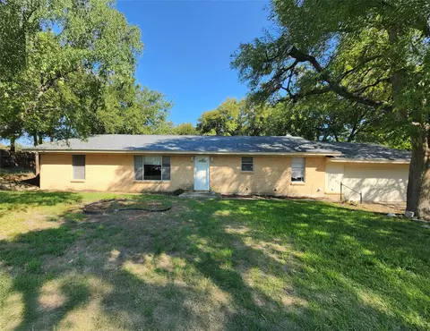 6585 Appian Way, Fort Worth, TX 76135
