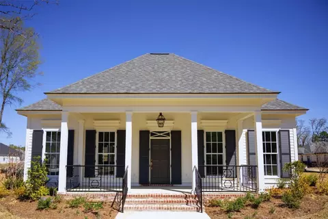 2105 Pecan Square Ave, Shreveport, LA 71106