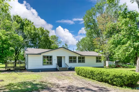 103 Ivy St, Goodlow, TX 75144