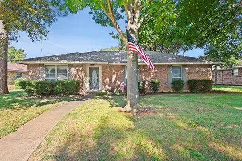 410 Daniel Ln, Cedar Hill, TX 75104