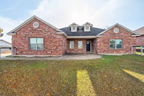 1309 W Chippewa Trl, Granbury, TX 76048