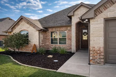 3103 White Horse Ct, Granbury, TX 76049