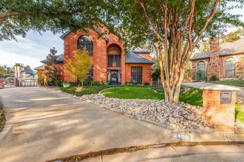 2400 Wild Rose Ct, Arlington, TX 76006