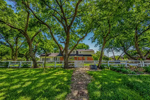 9310 Merritt Rd, Rowlett, TX 75089