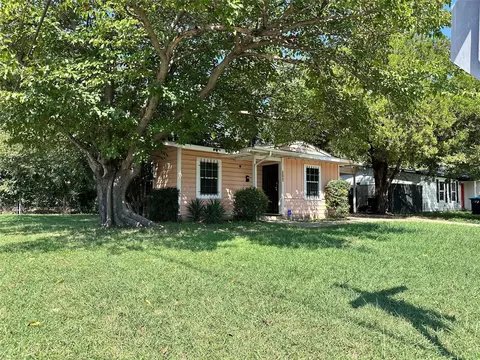 3744 S Hughes Ave, Fort Worth, TX 76119