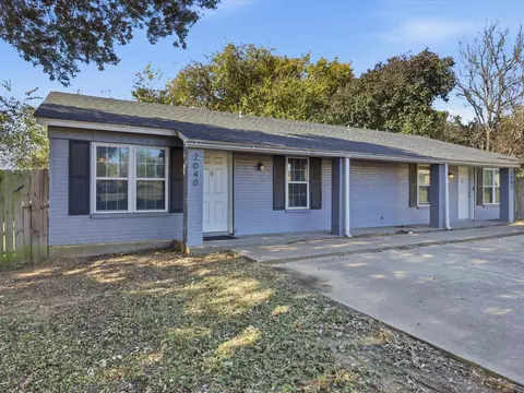 2040 Oakwood Ct, Arlington, TX 76012