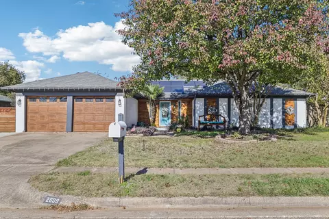 2609 Meadow Grn, Bedford, TX 76021