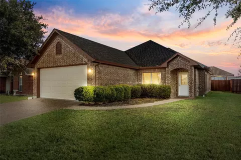 3016 Andalusian Ln, Robinson, TX 76706