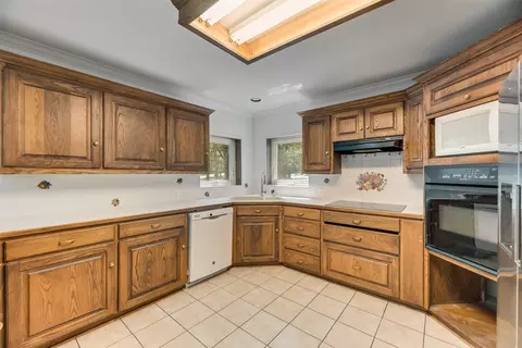 Kitchen - 9712 County Road 2432, Terrell, TX 75160 photo 1 of 2