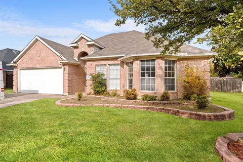1411 Brittany Ln, Mansfield, TX 76063